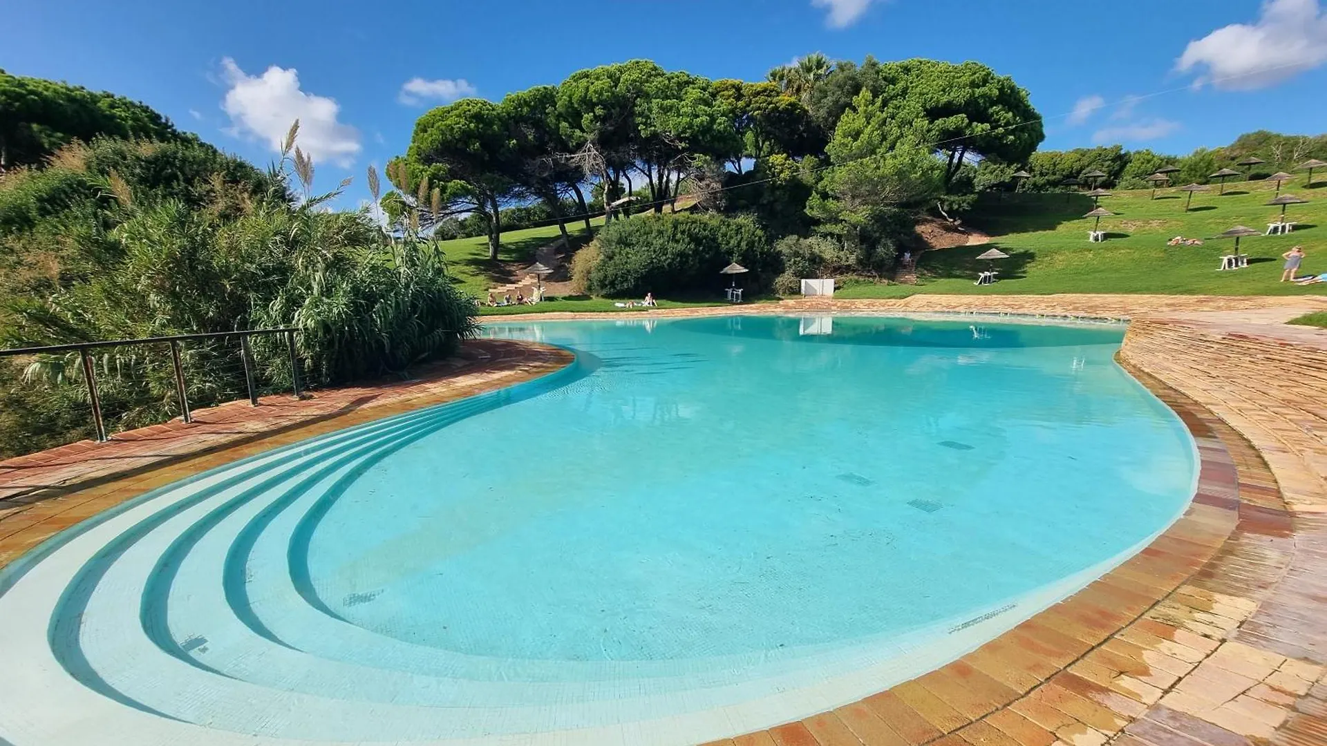 Prainha Luxury Apartment アルヴォル
